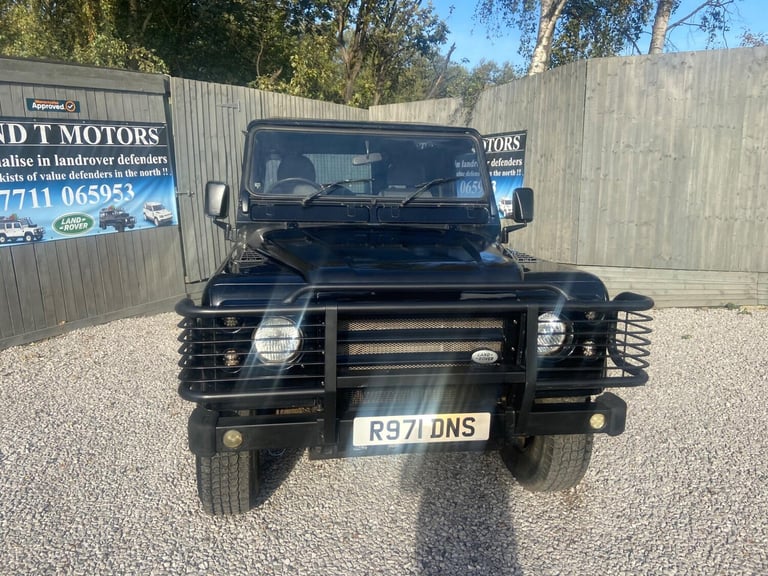  Land Rover Defender 90 2.5 TDi County Station Wagon 3dr Diesel Manual (111 bhp) Diesel Manual