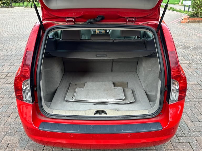 2009 Volvo V50 1.6D DRIVe SE Lux Euro 4 (s/s) 5dr ESTATE Diesel Manual