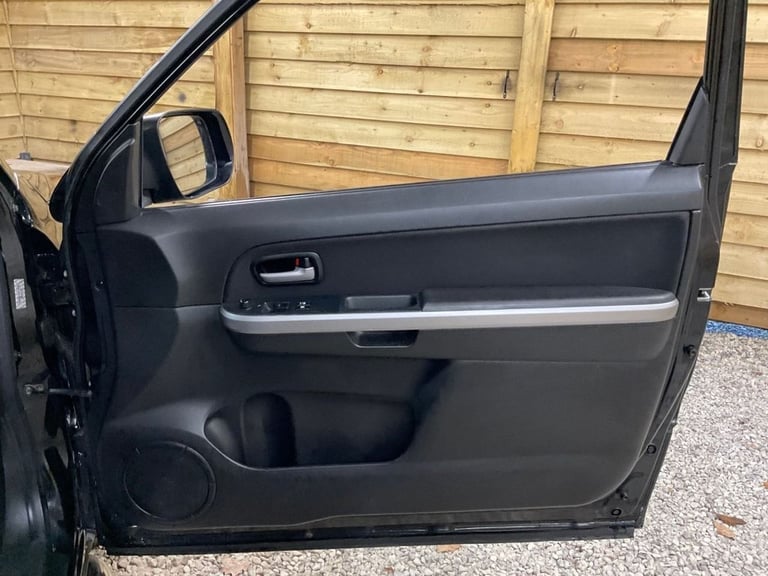 2010 Suzuki Grand Vitara 2.4 VVT SZ4 3dr Auto ESTATE PETROL Automatic