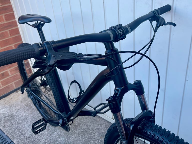 Forme Curbar Pro Mountain Bike / Dropper Post / Cost £899 / May PX For Road Bike
