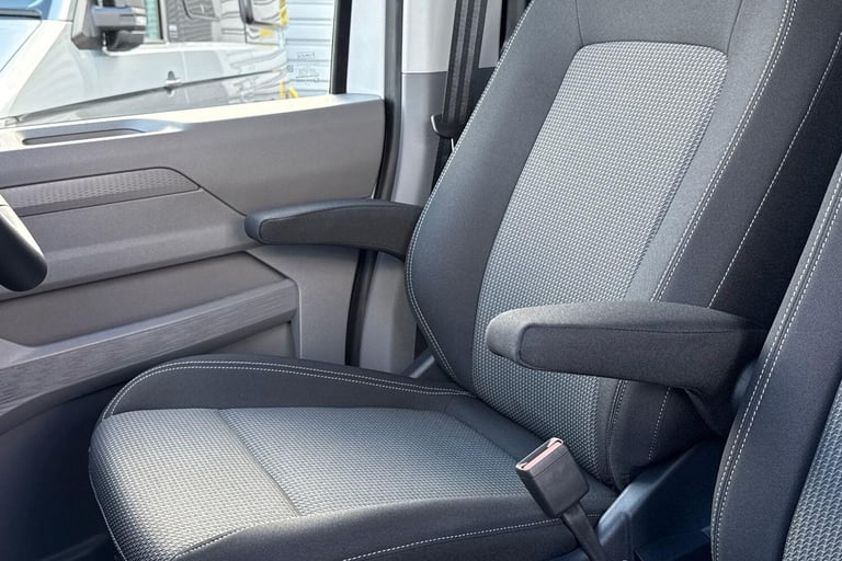 2025 Volkswagen Transporter 160kW 65kWh Commerce Pro Van Auto Van Automatic