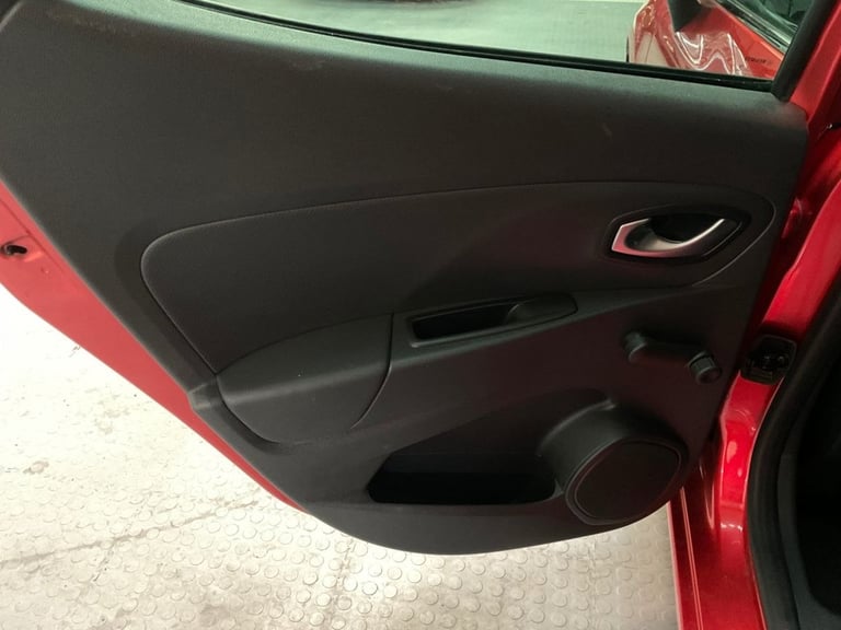 2018 Renault Clio 0.9 TCe Iconic Hatchback 5dr Petrol Manual Euro 6 (s/s) (90 ps) Hatchback Petro...