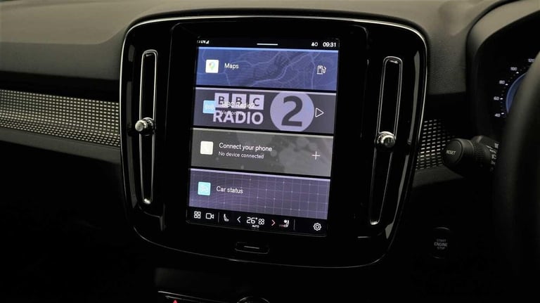 2024 Volvo XC40 Plus, B3 Mild hybrid, Petrol, Dark ESTATE Petrol/Electric Hybrid Automatic