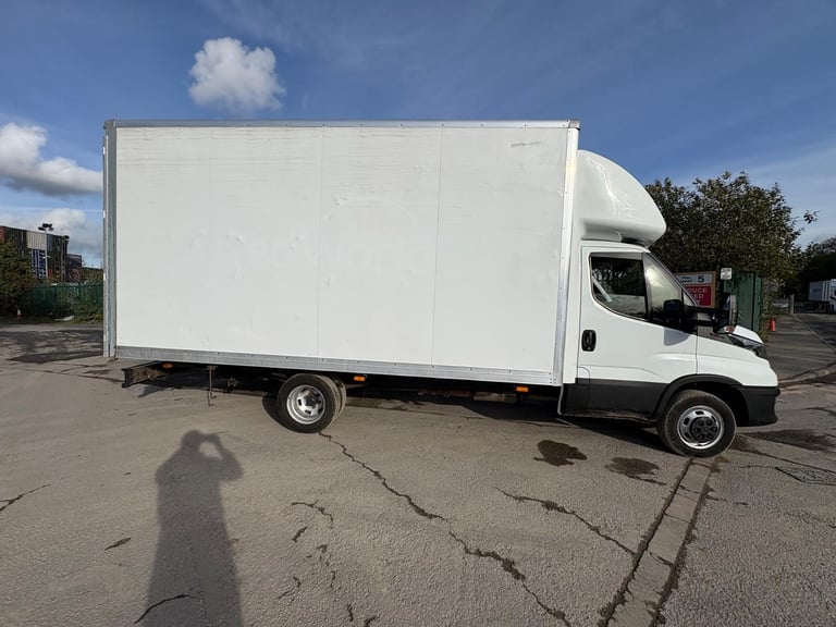 2022 Iveco Daily 3.0 35-160 euro6 twin rear wheel manual 15ft Luton box van 