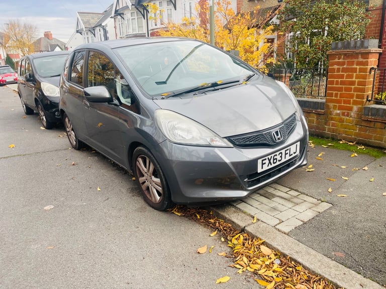 image for 2013 Honda Jazz 1.4 i-VTEC ES Plus 5dr CVT HATCHBACK Petrol Automatic