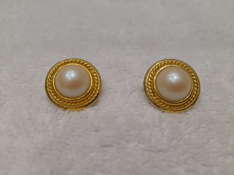 Vintage Carlo Orsini Jewellery Box of 4 Sets of Gold Coloured Earrings for Pierced Ears (Used)