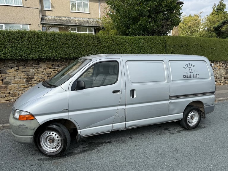 2005 Toyota HiAce POWER VAN 300 GS D4-D LONG WHEEL BASE (LWB) MANUAL DIESEL SILVER PANEL VAN Dies...
