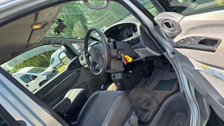 Fresh Import Mitsubishi Delica Spacegear Chamonix L400 3.0 Auto 8 Seater MPV 4X4
