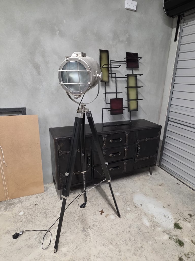 Industrial style lamp 