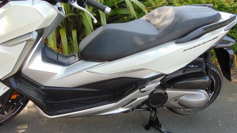 Honda NSS 300 A-K FORZA 2019 AUTOMATIC SCOOTER FSH FAST ECONMICAL ULEZ 