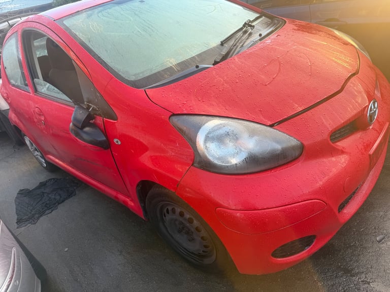 Breaking Toyota aygo 2012 for parts 5dr
