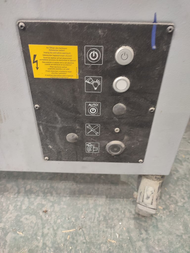 Welding fume extraction unit 