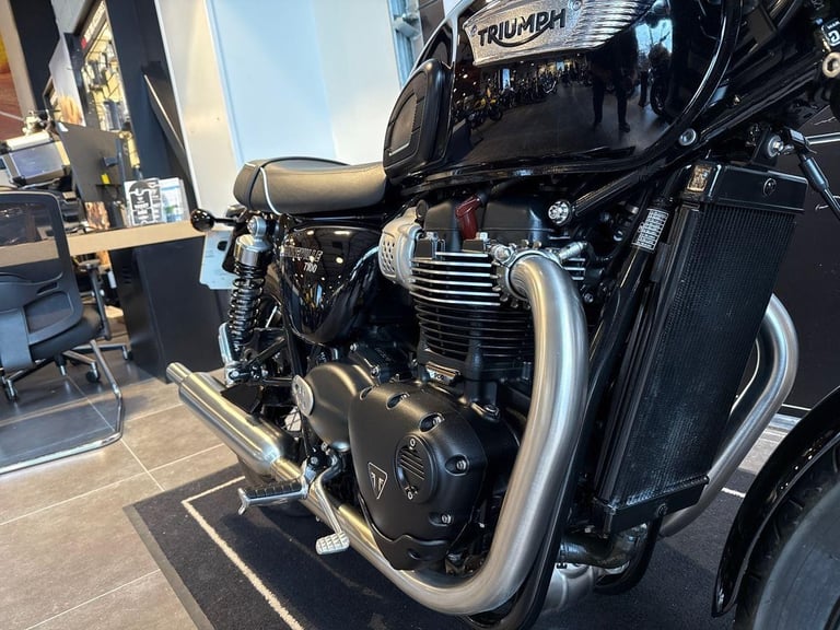 2021 Triumph Bonneville T100 black Manual