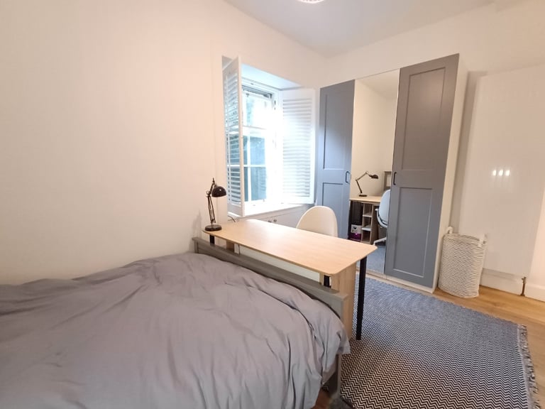 2 bedroom flat in Millerfield Place, Meadows, Edinburgh, EH9 1LW
