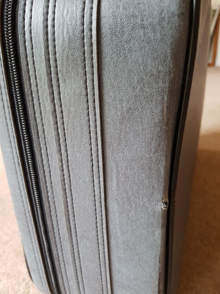 Small suitcase and matching bag 