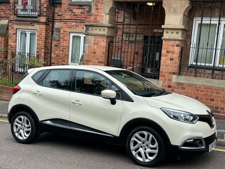 image for 2014 Renault Captur 1.5 dCi 90 Dynamique MediaNav Energy 5dr - JUST SERVICED - FULL MOT HATCHBACK...