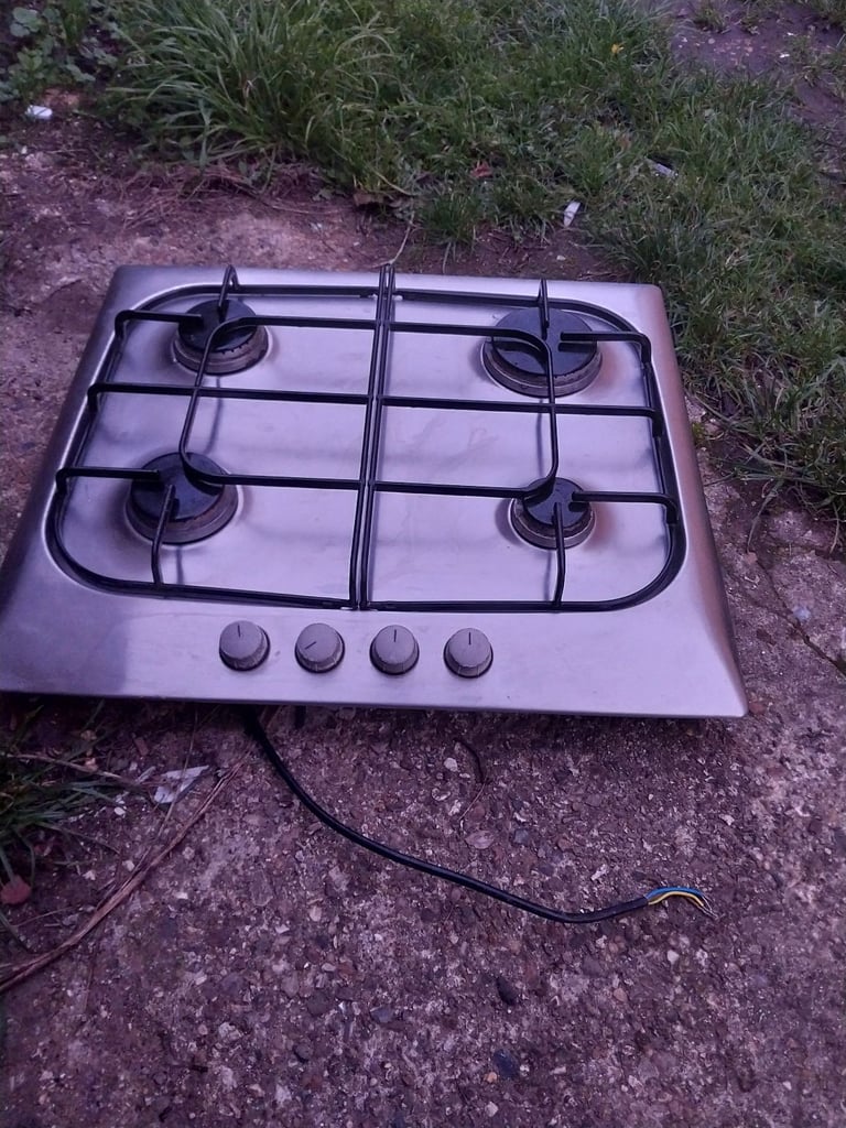 Worktop gas hobs with electric ignition 