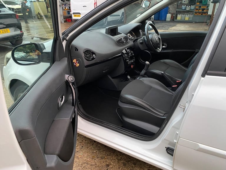 2012 Renault Clio 1.2 Dynamique TomTom Euro 5 5dr HATCHBACK Petrol Manual