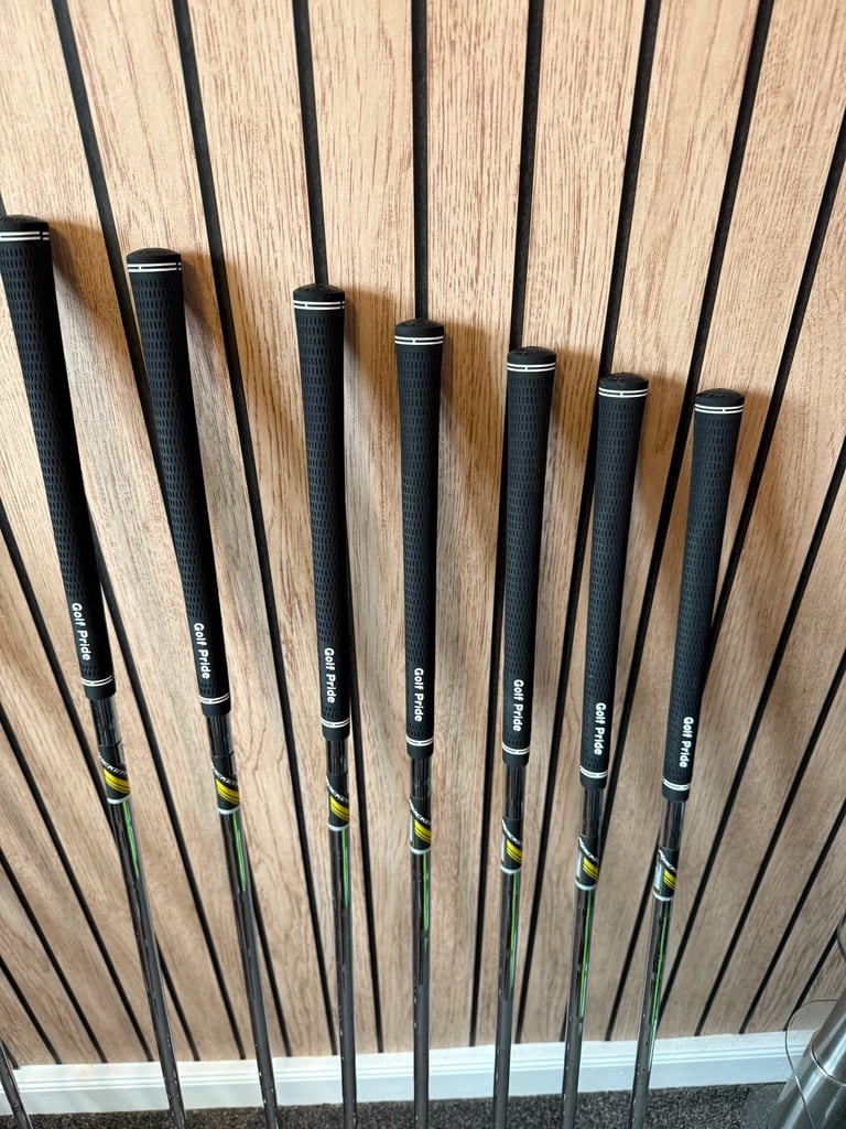 *PENDING* Taylormade rocketbladez irons set stiff shaft 4-PW