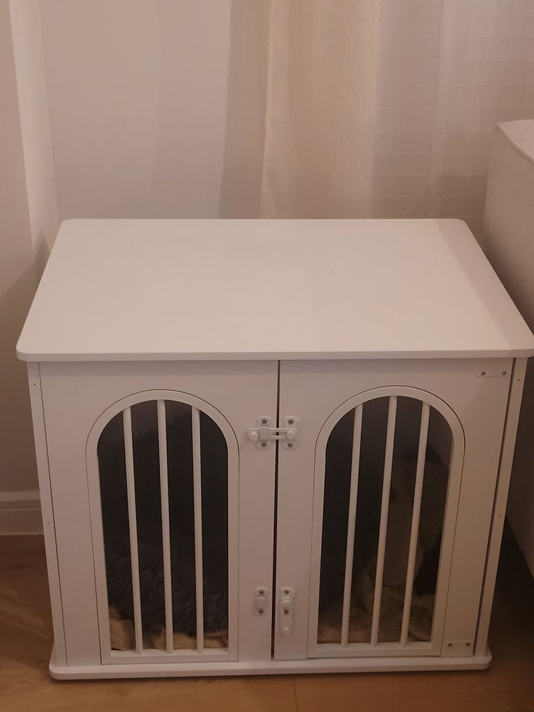 Dogs crate - bedside table style 