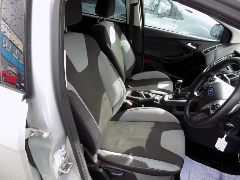 2013 Ford Focus 1.6 Zetec 5dr HATCHBACK Petrol Manual
