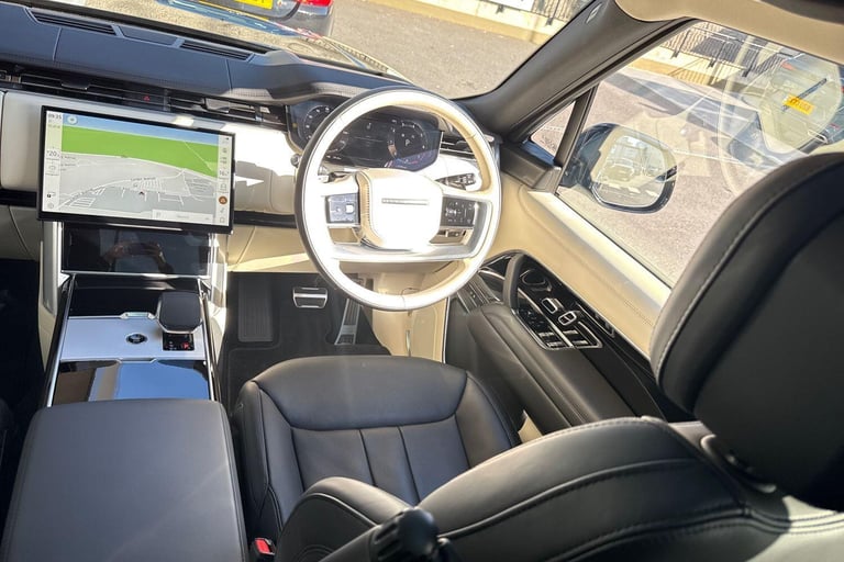 2025 Land Rover Range Rover 3.0 P400 HSE 4dr Auto ESTATE PETROL Automatic