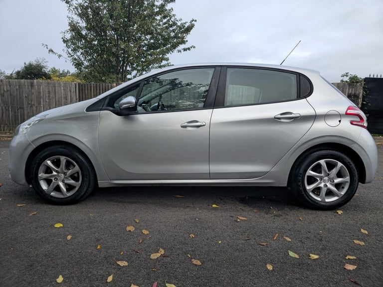 2013 Peugeot 208 1.2 VTi Active 5dr HATCHBACK PETROL Manual