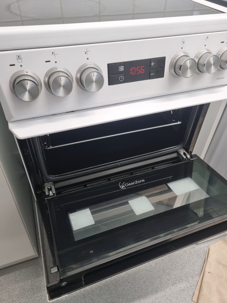 Beko white electric cooker 