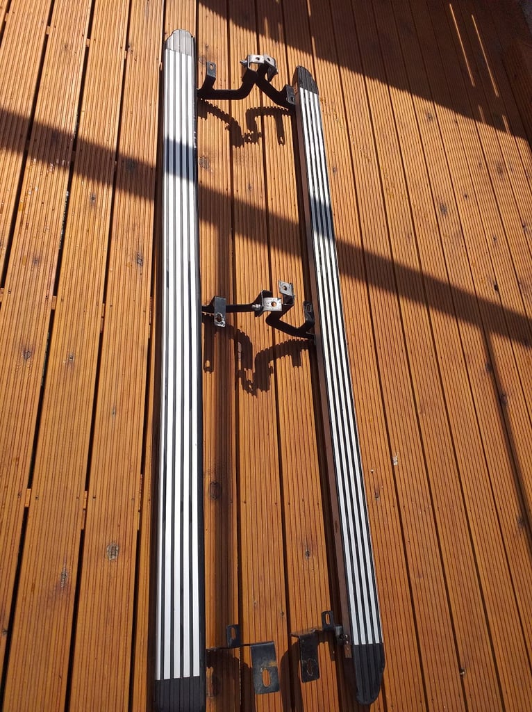 image for Universal Van side step 