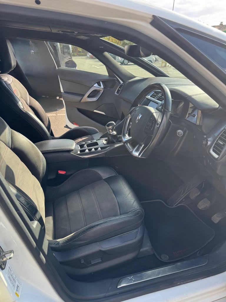 2017 DS5 2.0 BLUEHDi 180 BHP Performance Line – Luxury ** Performance! 