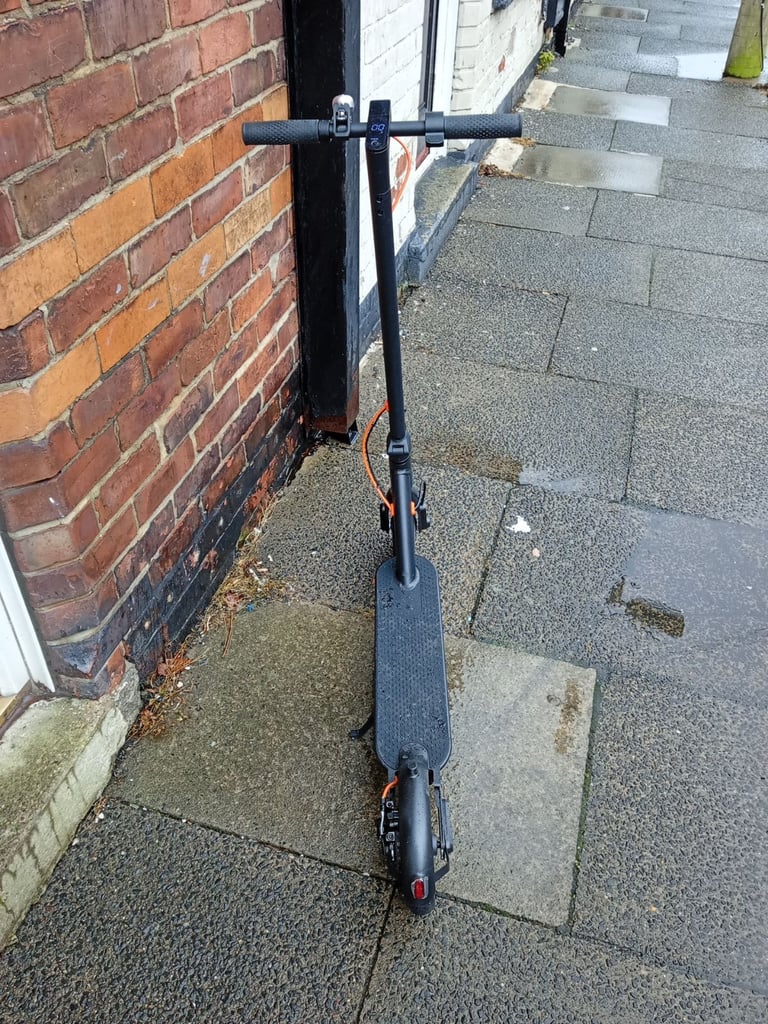 Electric scooter 