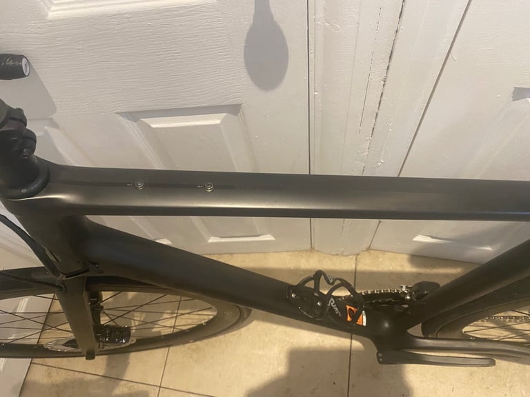 Bike Club-Canyon Endrance CF SL Disc 8.0 Di2 Carbon Road Bike