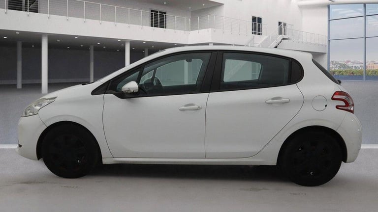 2013 Peugeot 208 1.2 VTi Access+ 5dr HATCHBACK PETROL Manual