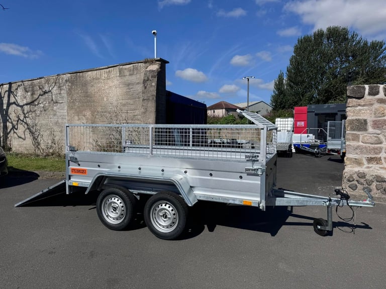 BRAND NEW 8,7ft X 4,2ft TWIN AXLE NIEWIADOW TRAILER WITH 40CM MESH AND A RAMP 750KG