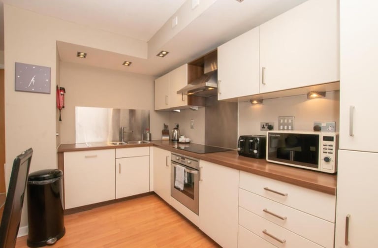 ***LONG TERM LETS-  - NO REF REQ - 1 WEEK DEPOSIT & 1 WEEK RENT UPFRONT - FROM £495 PER WEEK***