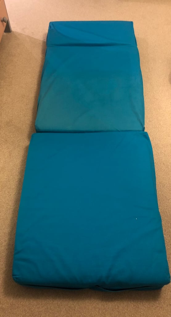 Foldable Z bed chair