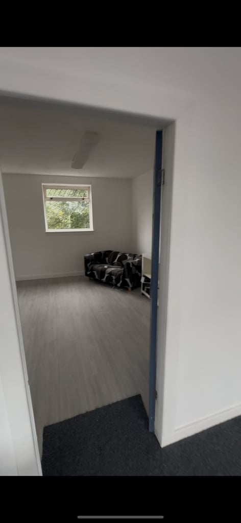 Commercial Property To-Let Hamilton Town Center