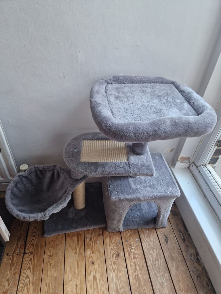 image for small to medium pre-loved cat tree
