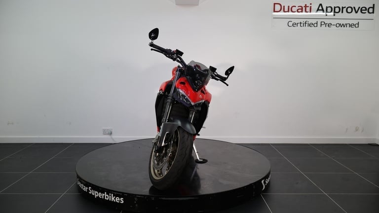 DUCATI STREETFIGHTER V2 - 2022 - 3800 MILES