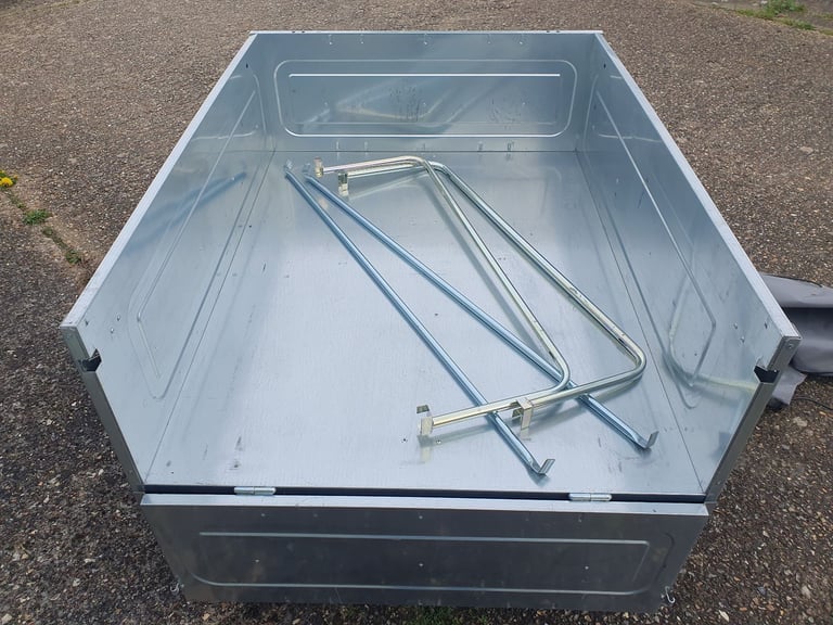 Daxara 127 Trailer with high frame and cover 