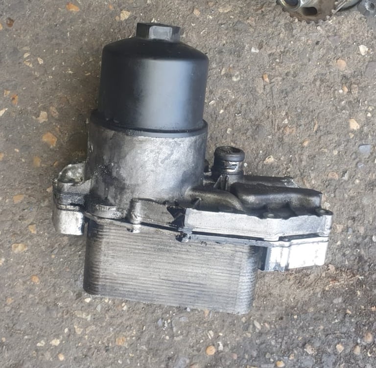 Land Rover Discovery 4 3.0 SDV6 Oil Cooler Housing 2014