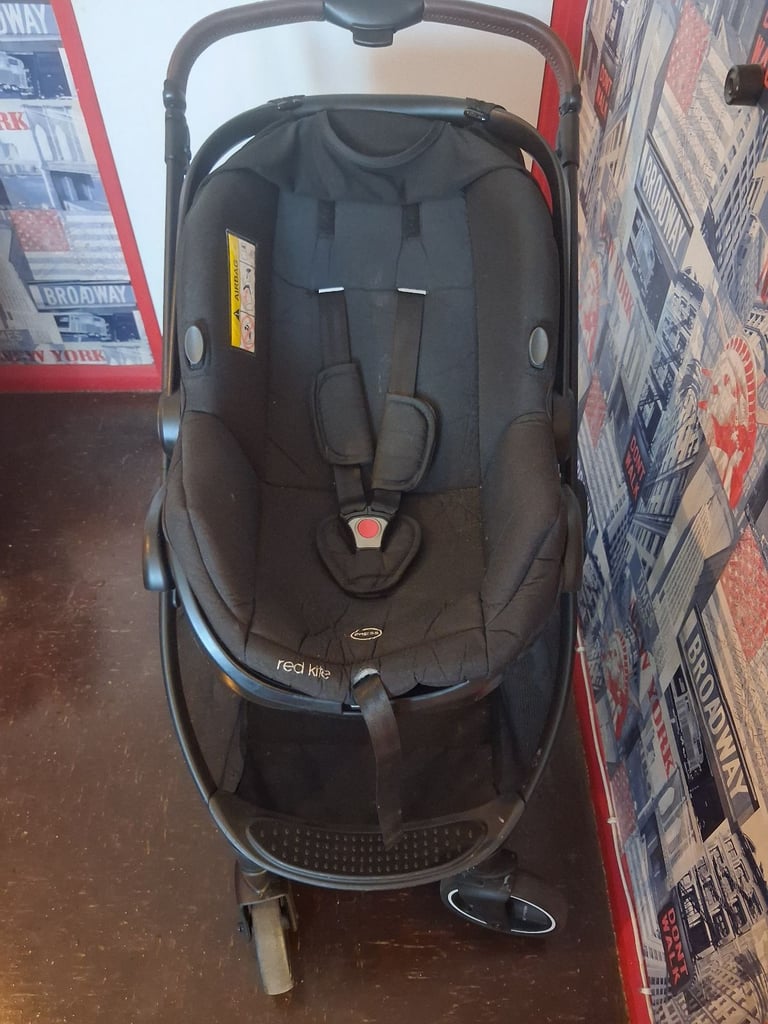 Baby seat with wheels 
