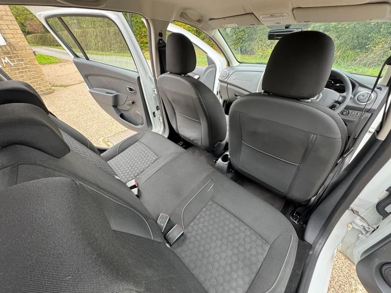 2015 Dacia Sandero 1.5 Dci Laureate Hatchback HATCHBACK Diesel Manual