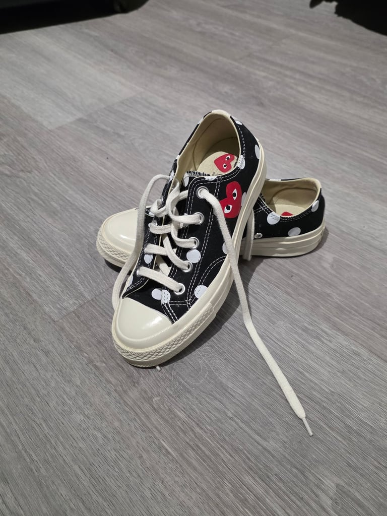 Converse play size 4