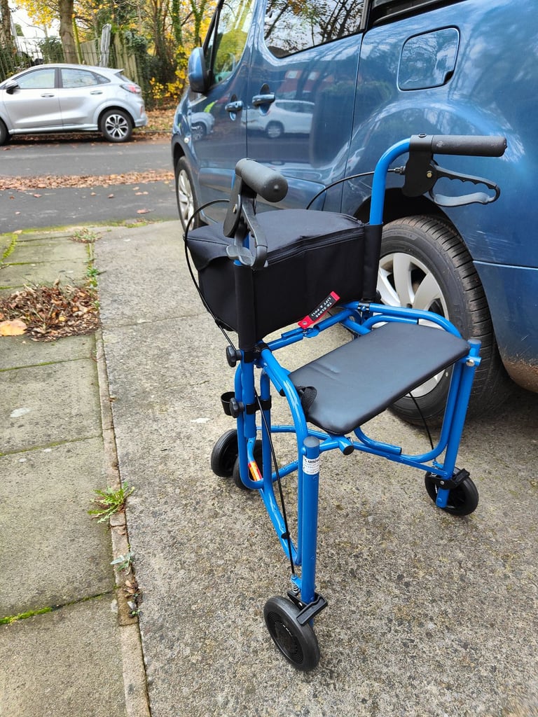 Lightweight walker (rollator) with 3 wheels folding