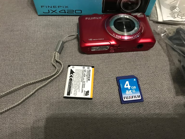 Fujifilm FinePix JX420 16.0MP Digital Camera - Red immaculate condition