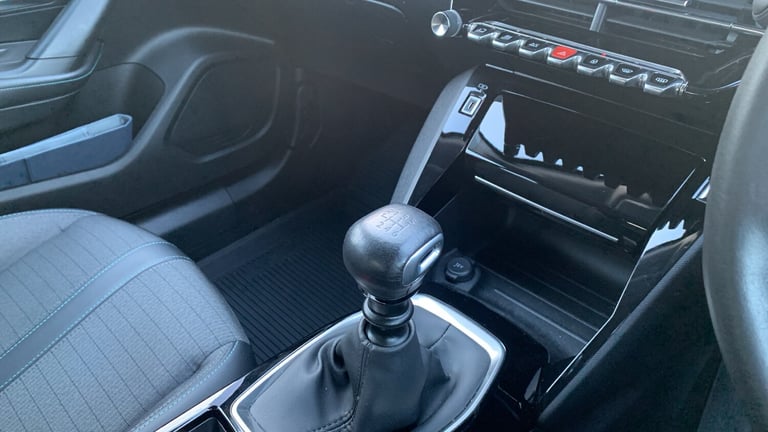 2021 Peugeot 2008 1.2 PureTech Allure SUV 5dr Petrol Manual Euro 6 (s/s) (100 ps) SUV Petrol Manual