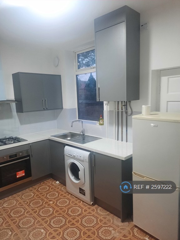 3 bedroom house in Old Hall Drive, Manchester, M18 (3 bed) (#2597222)