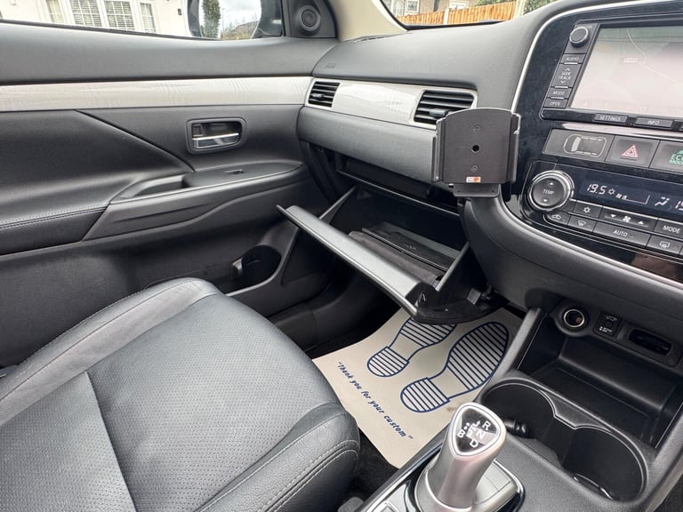  Mitsubishi Outlander 2.0h 12kWh GX4hs CVT 4WD Euro 5 (s/s) 5dr Petrol/Electric Hybrid Automatic
