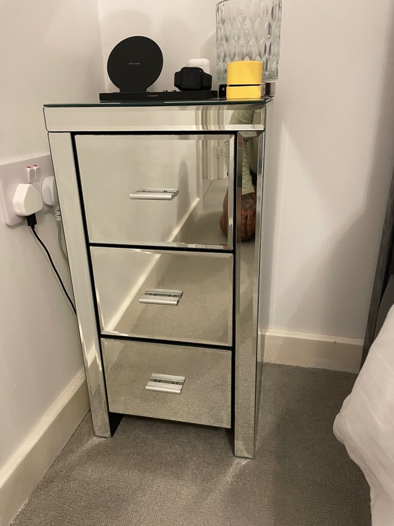 Romano mirrored side table